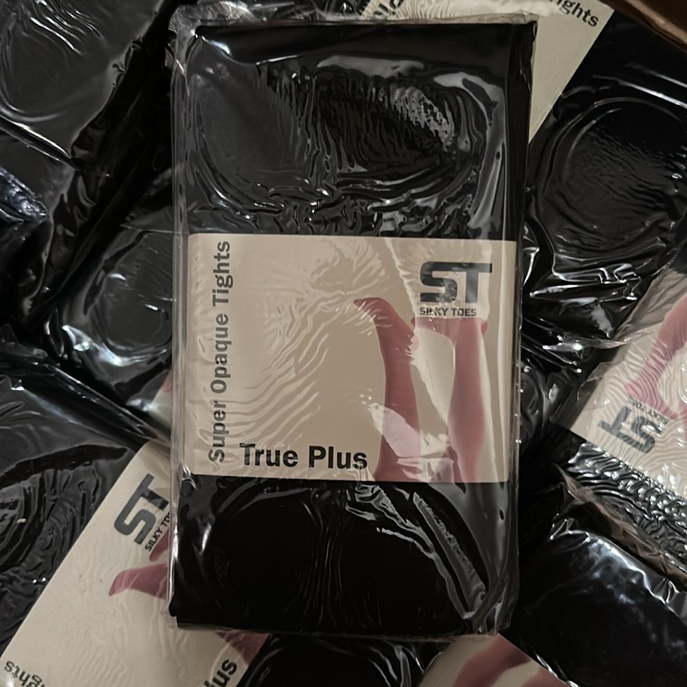 Silky Toes Women's Plus Size Blackout Thick Tights 80 Denier - 2 Pairs - Picture 4 of 5